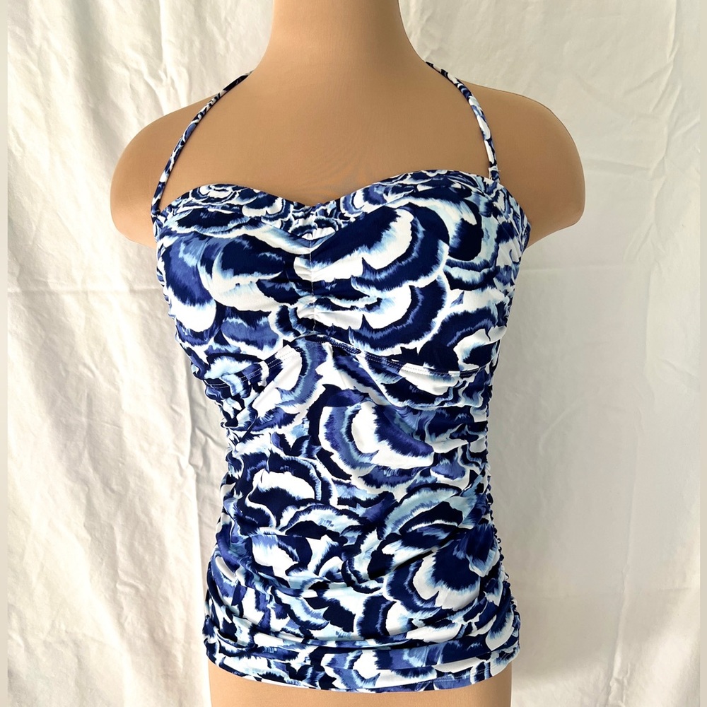 Timmy Bahama size M Bandini/Tankini swim top with soft cup bra. Like new!